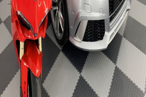 garage-floor-tiles-pvc-interlocking-car-and-motorcycle