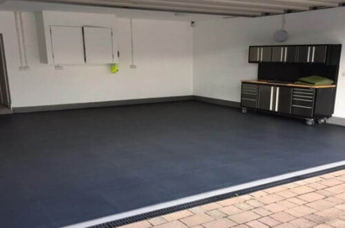 Rubberised garage floor tiles