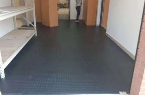 rubberised-garage-floor-tiles-store-room