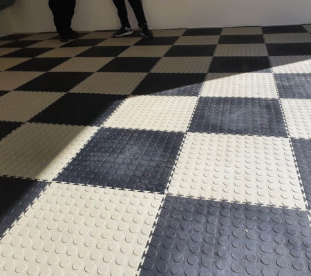 garage-rubber-flooring-black-and-white