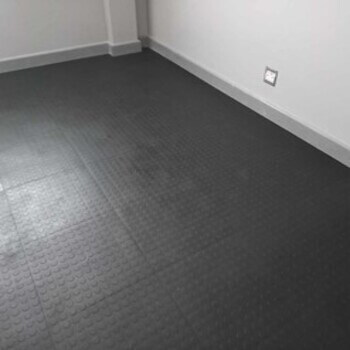 interlocking-pvc-floor-tiles-room