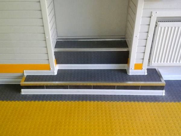 High Visibility Warehouse Tiles 1 Sqm= 4 Yellow Tiles - Image 2