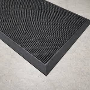 pvc entrance mat with PVC bevel edging for a safe and durable entrance.